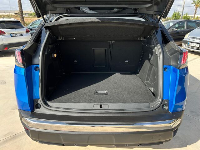 PEUGEOT 3008 ALLURE 1.2. E-THP AUTO SPANISH LHD IN SPAIN ONLY 30000 MILES 2021